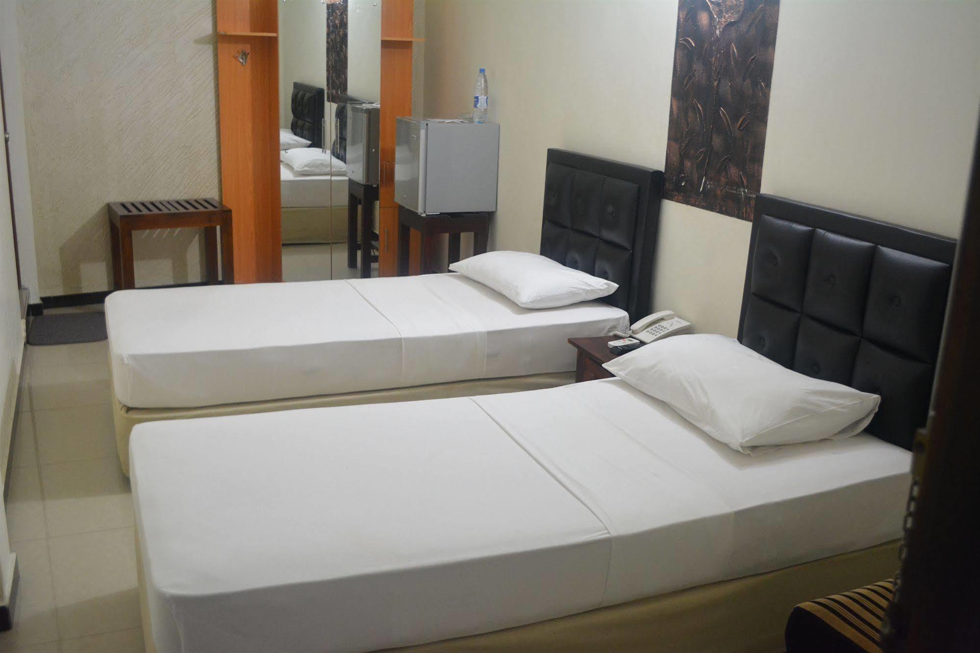Saasha City Hotel Colombo Exterior foto